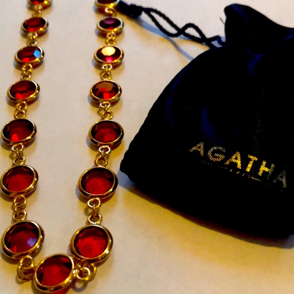 Necklace gold plated with round red glasses